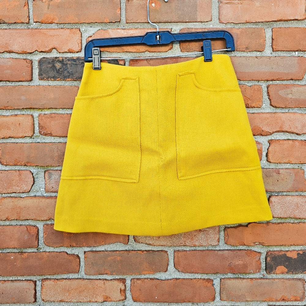 Forever 21 Mustard Yellow Textured Mini Skirt | Size S | Pockets | Mod Vibes